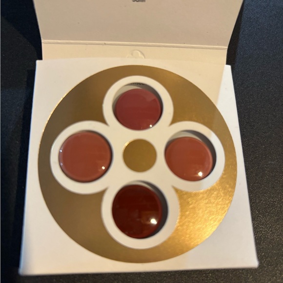 Louis Vuitton Rouge Lipstick Sample Set - Picture 2 of 15